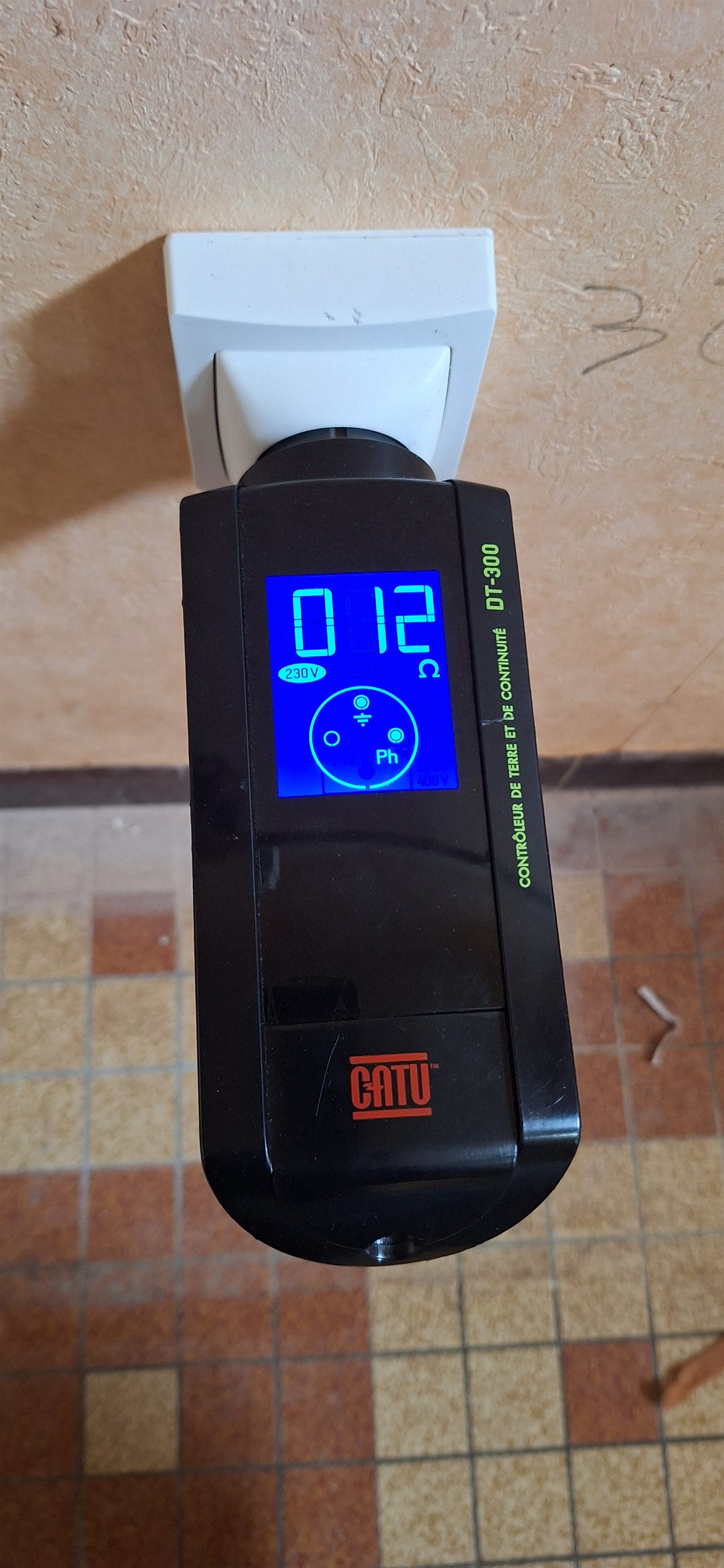 Contrôle électrique réalisé avec un appareil de mesure